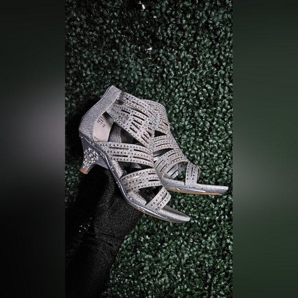 Dream Pairs Silver Strappy Heels - Picture 1 of 6